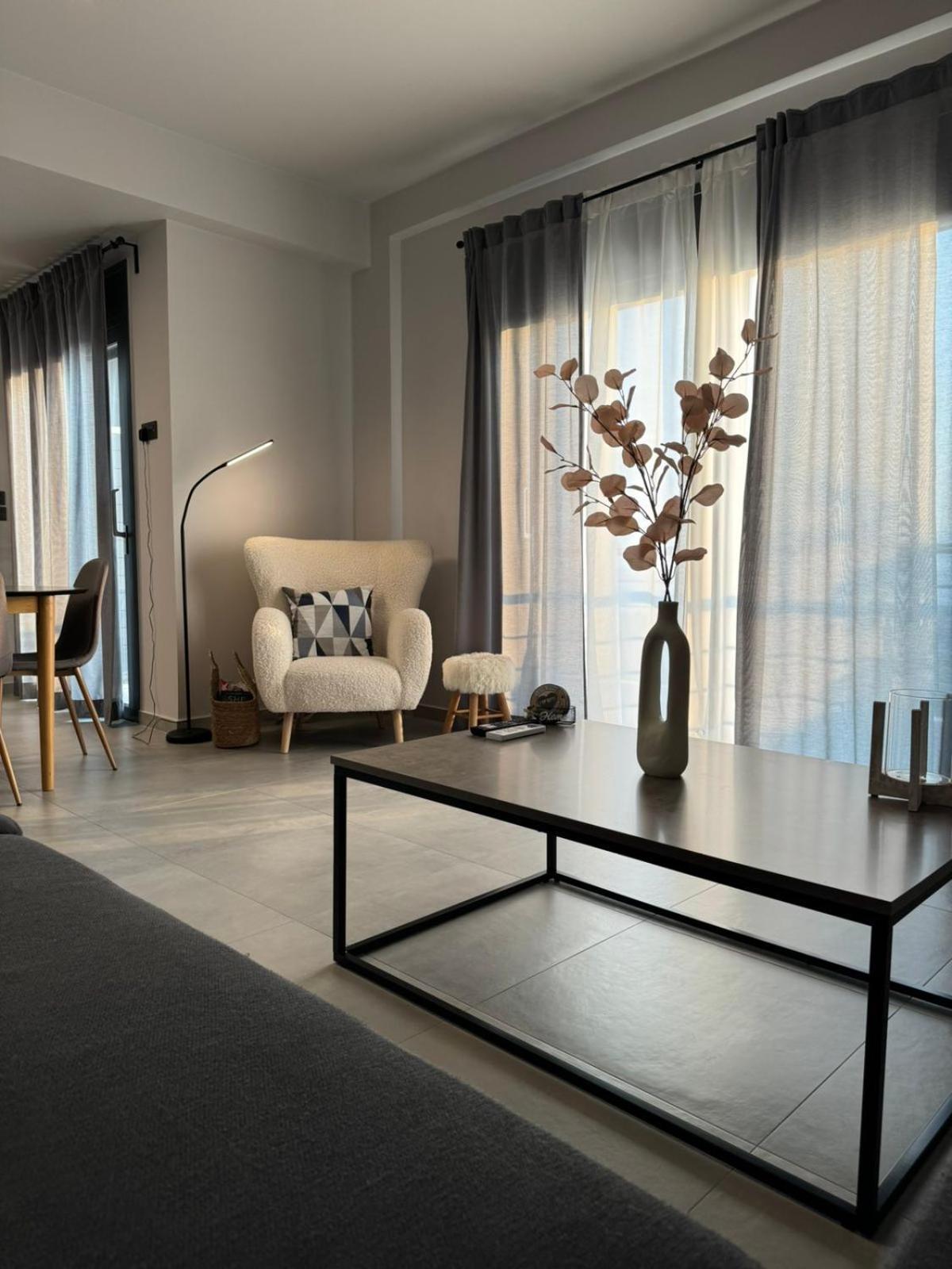 Marimar Panoramic Retreat: Magnificent Space And Breathtaking Gulf View Apartment Kalamata